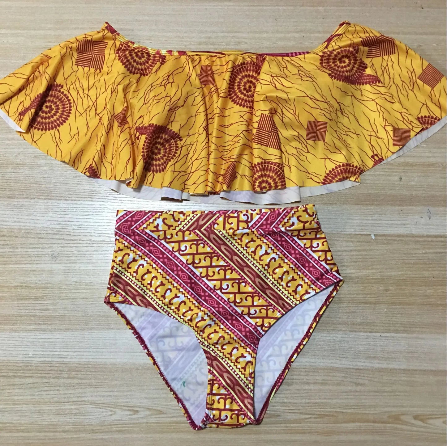 Costume da bagno bikini con design a balze